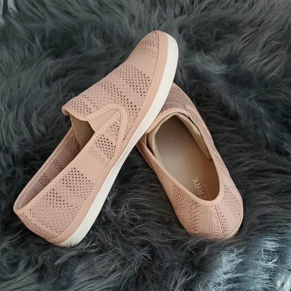 NIB Sperry Top-Sider Seaside Knit Sneaker